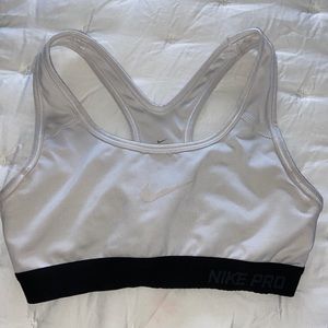 Nike Pro Sports Bra